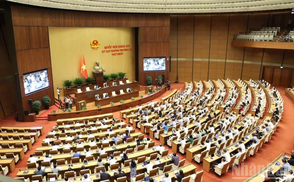 Quang cảnh phiên họp.