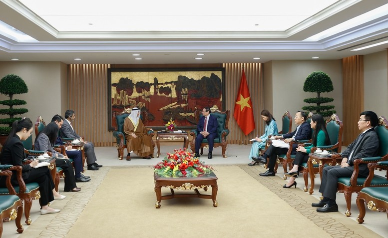 Đại sứ Bader Abdullah Almatrooshi đánh giá cao vai trò của Thủ tướng Phạm Minh Chính trong xây dựng và vun đắp quan hệ Việt Nam – UAE ngày càng phát triển, nhất là thời gian gần đây.