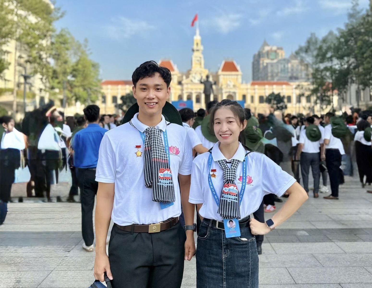 Chị Nguyễn Kim Hậu chụp ảnh kỷ niệm tại đại hội Thanh niên tiên tiến làm theo lời Bác năm 2025. Chị Nguyễn Kim Hậu chụp ảnh kỷ niệm tại đại hội Thanh niên tiên tiến làm theo lời Bác năm 2025.