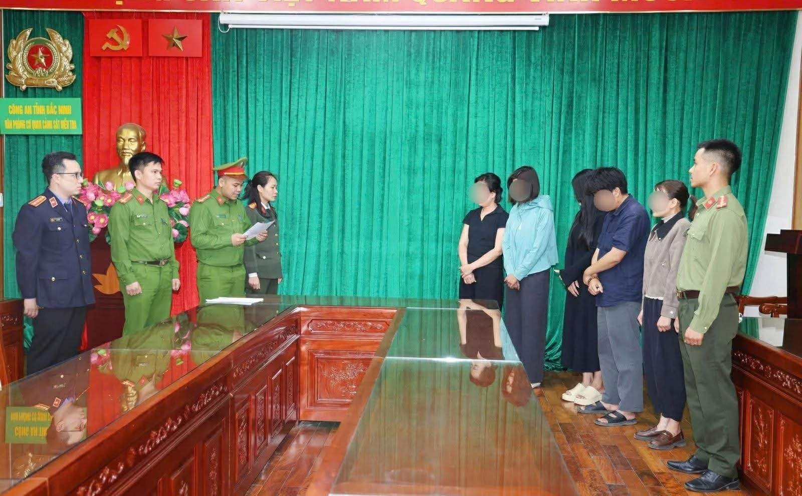 Các đối tượng bị cơ quan chức năng khởi tố.