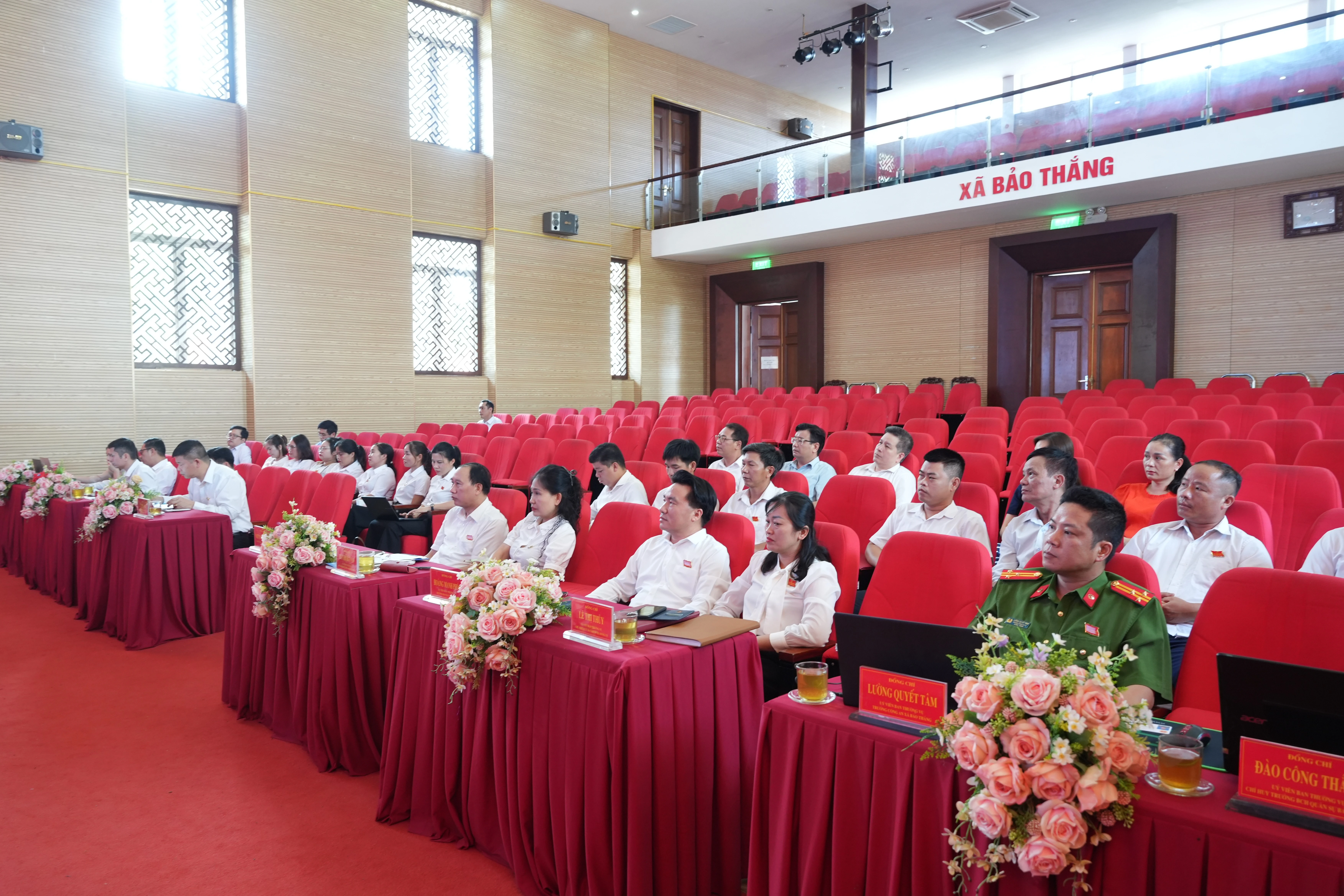 toan-canh-hoi-nghi.jpg