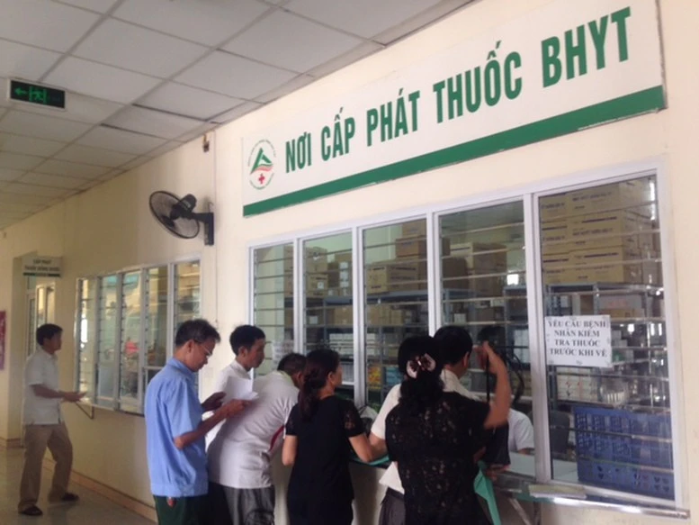 Bộ Y tế đề xuất danh mục thuốc hóa dược và sinh phẩm thuộc phạm vi được hưởng của người tham gia bảo hiểm y tế.