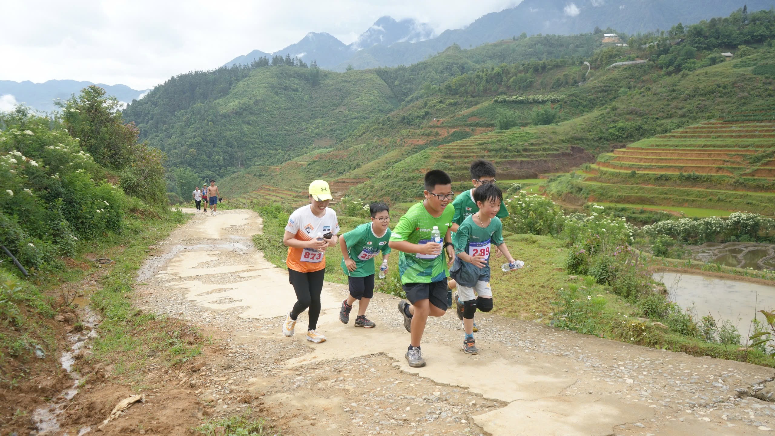 Giải chạy thu hút nhiều vận động nhỏ tuổi tham gia. nhieu-vdv-vien-nhi-cung-tham-gia-tranh-tai-o-noi-dung-8km.jpg
