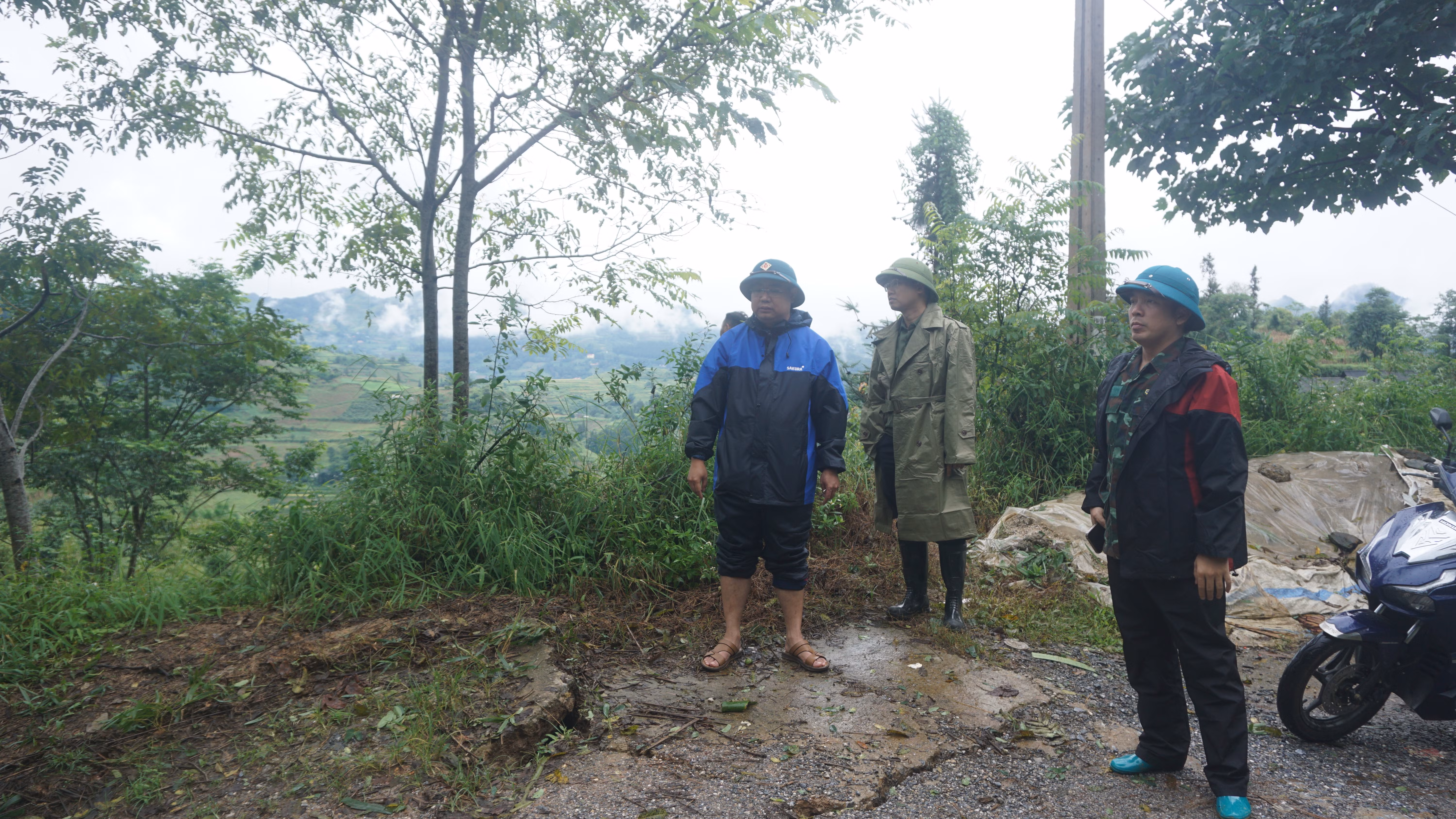 Lãnh đạo huyện Bắc Hà tăng cường chỉ đạo công tác khắc phục mưa lũ tại cơ sở.JPG