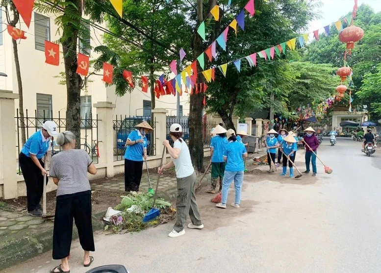 Tổ chức các đợt ra quân tổng vệ sinh, thu gom rác thải chào mừng Lễ kỷ niệm 80 năm Quốc khánh 2/9.