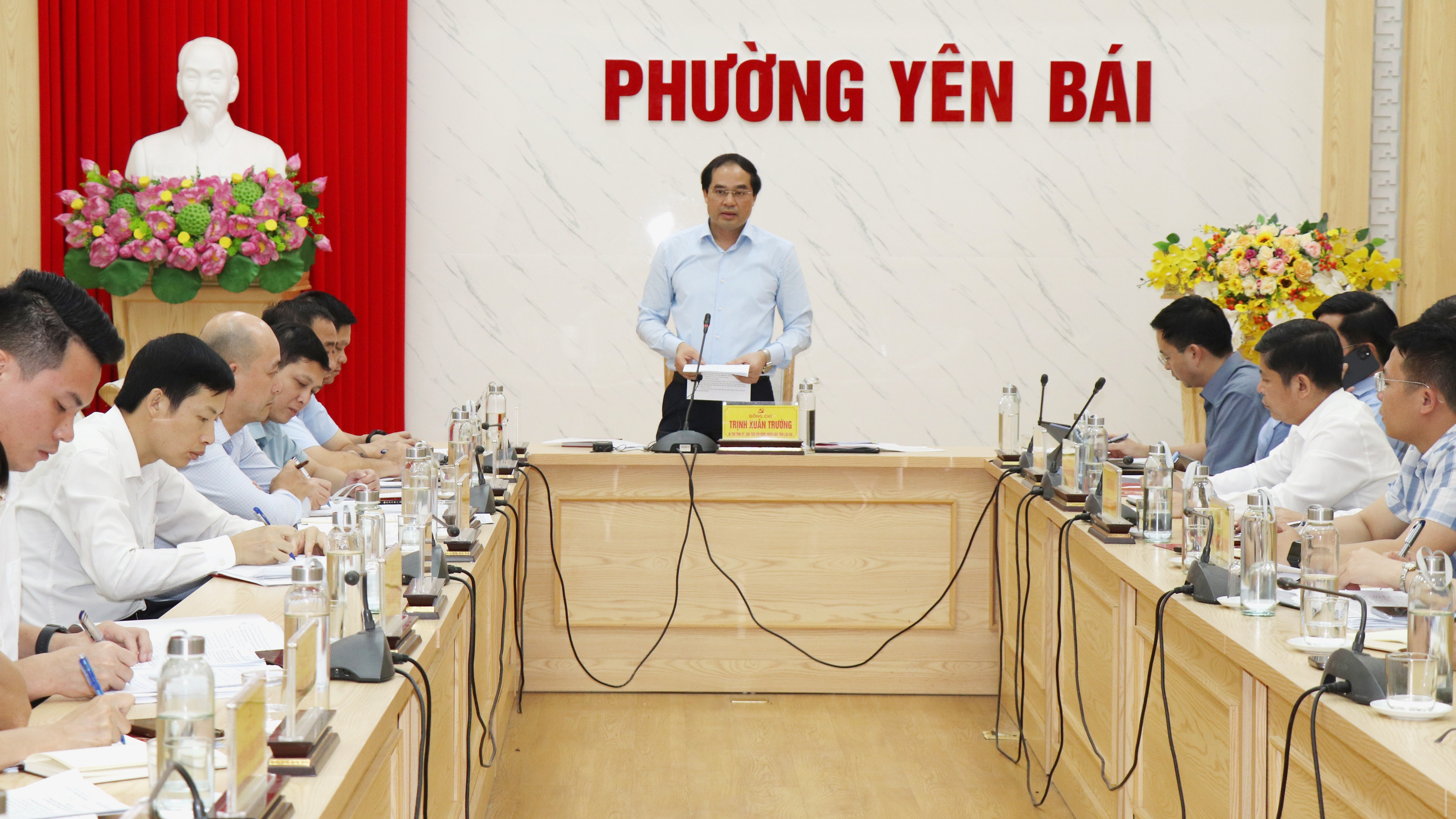 Bí thư Tỉnh ủy, Chủ tịch HĐND tỉnh Trịnh Xuân Trường phát biểu kết luận tại buổi làm việc anh-6.jpg