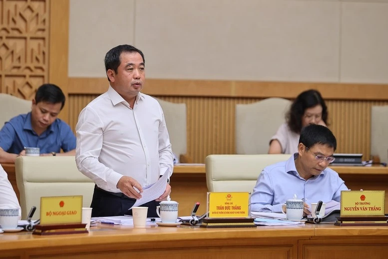 Quyền Bộ trưởng Bộ Nông nghiệp và Môi trường Trần Đức Thắng phát biểu.