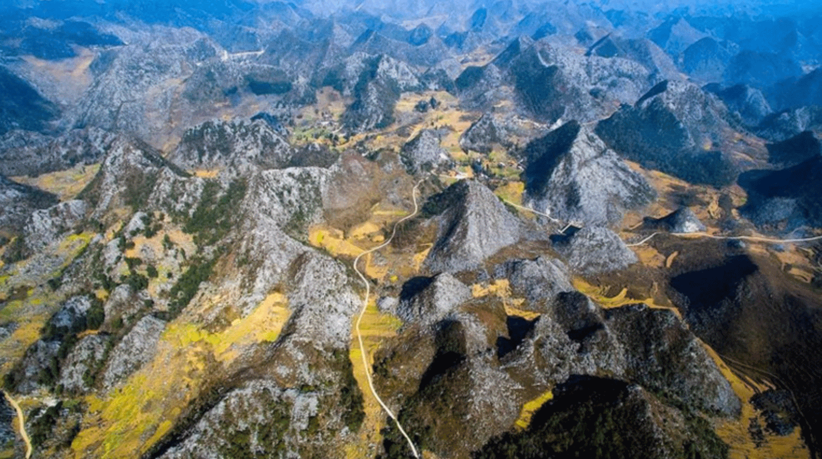 Toàn cảnh cao nguyên đá.