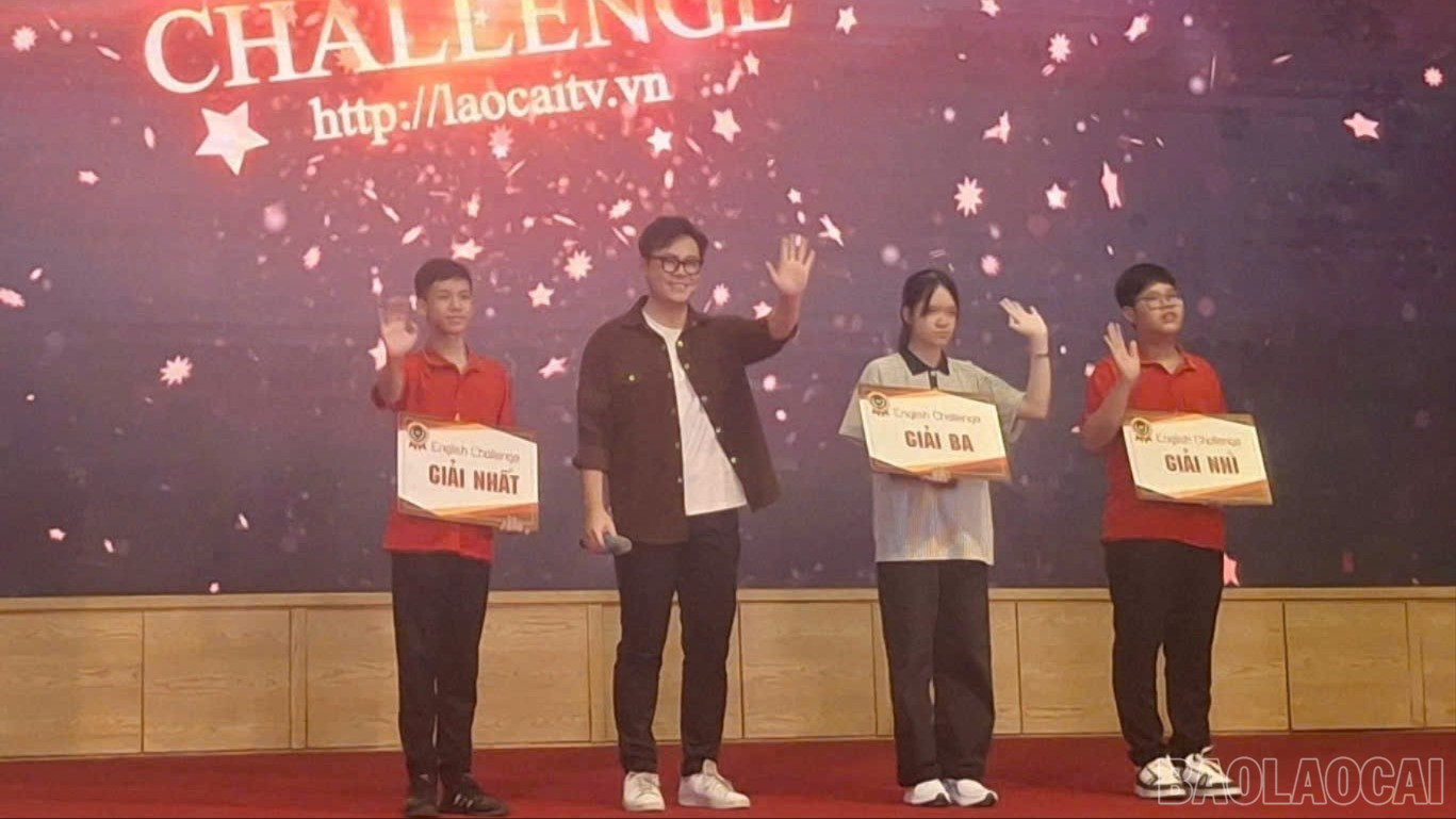 Le Trung Kien vann första pris i tävlingen English Challenge. baolaocai-tl-z7156341802215-69099483034846c82c86b58d3632617e.jpg
