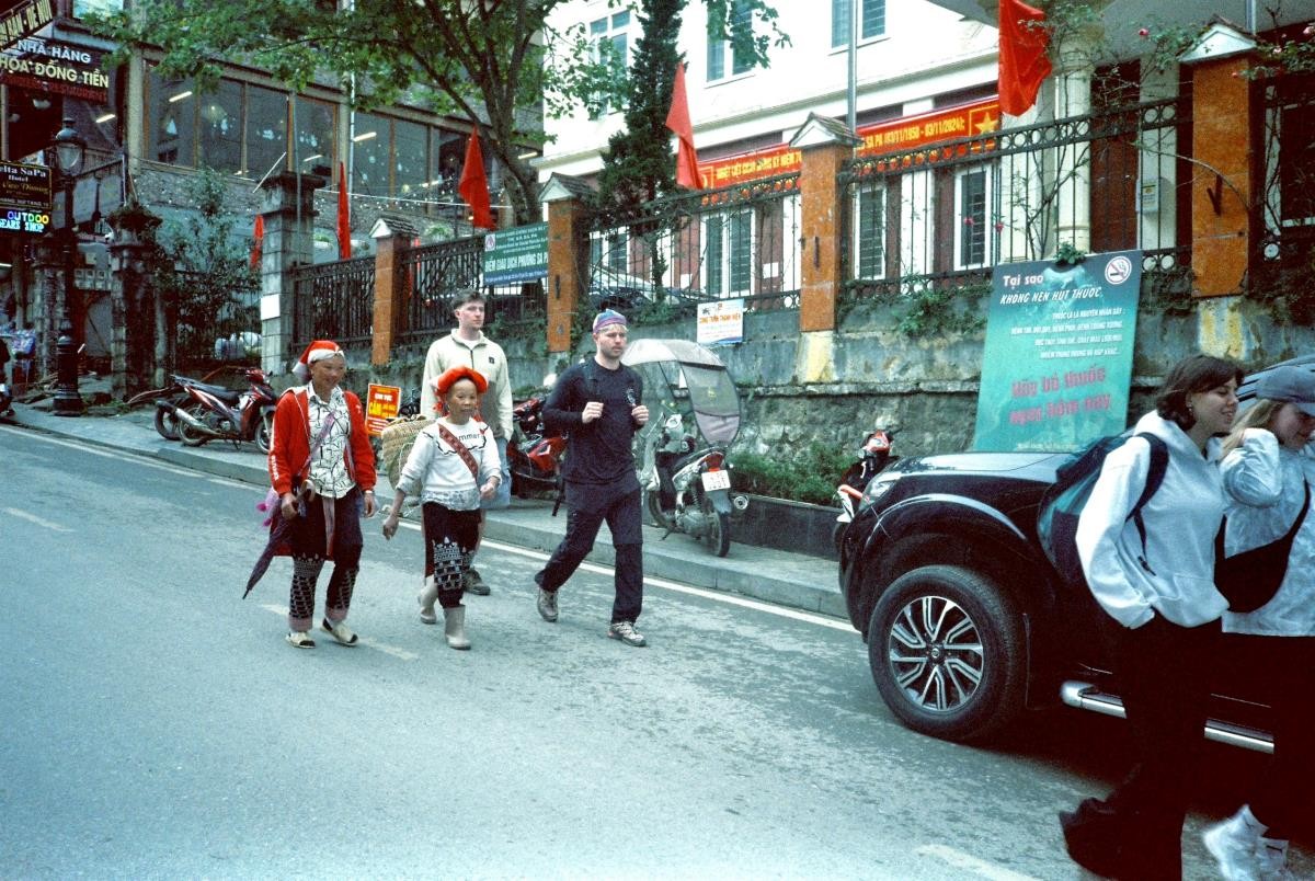 Sa Pa vẫn luôn là địa điểm du lịch thu hút du khách trong và ngoài nước. Sa Pa vẫn luôn là địa điểm du lịch thu hút du khách trong và ngoài nước.