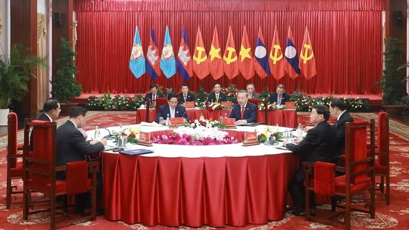 Quang cảnh Cuộc gặp cấp cao.