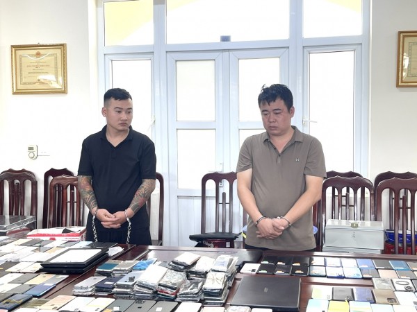 2 đối tượng tiêu thụ tài sản gian Nguyễn Văn Hùng và Nguyễn Duy Phương. 2 đối tượng tiêu thụ tài sản gian Nguyễn Văn Hùng và Nguyễn Duy Phương.