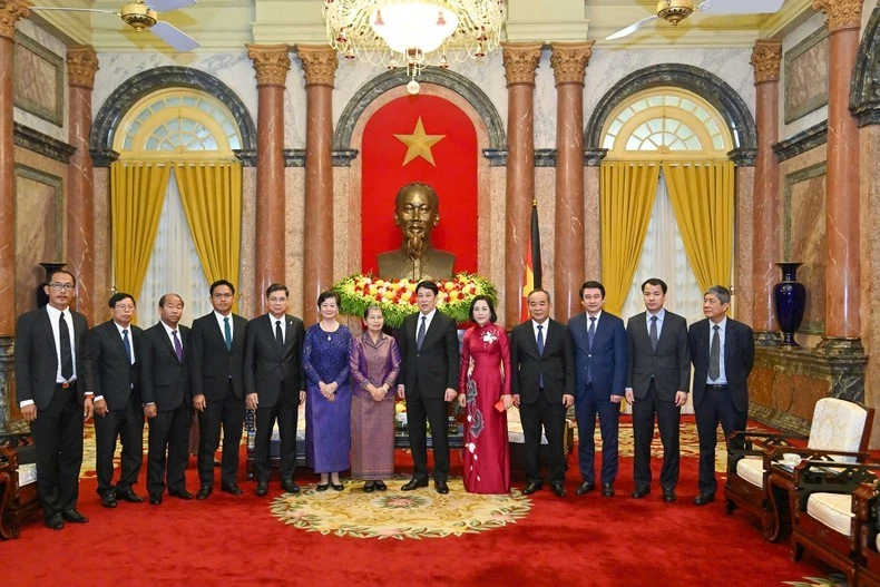 Các đại biểu dự buổi tiếp