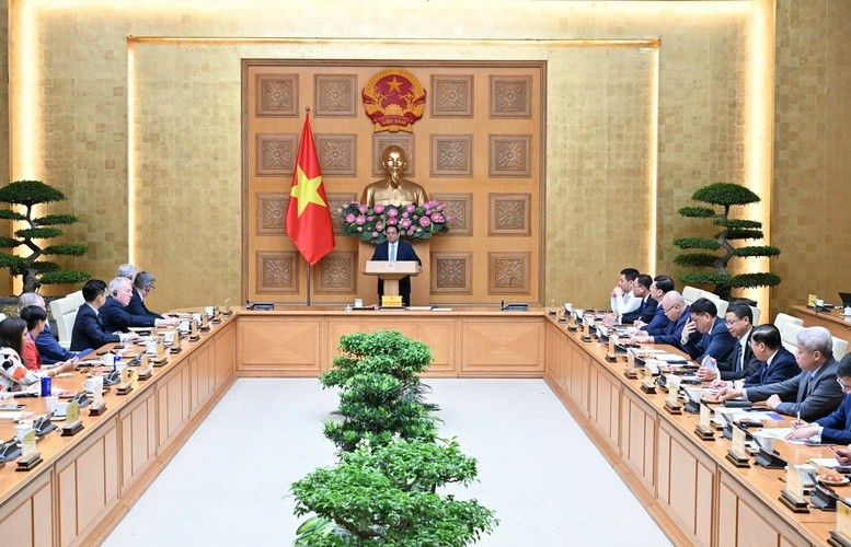 Thủ tướng nhấn mạnh Việt Nam bảo đảm tiếp cận bình đẳng nguồn lực giữa các doanh nghiệp trong và ngoài nước. Thủ tướng nhấn mạnh Việt Nam bảo đảm tiếp cận bình đẳng nguồn lực giữa các doanh nghiệp trong và ngoài nước.
