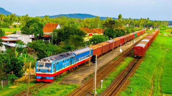 Ngành đường sắt sẽ có nhiều đổi mới từ các dự án lớn. Ngành đường sắt sẽ có nhiều đổi mới từ các dự án lớn.