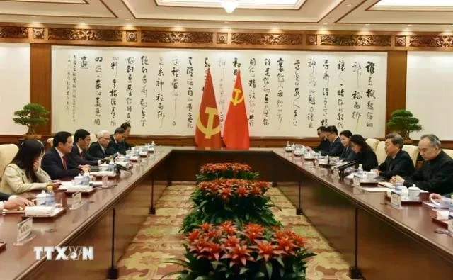 Trưởng Ban Nội chính Trung ương Phan Đình Trạc hội đàm với ông Trần Văn Thanh, Ủy viên Bộ Chính trị, Bí thư Ban Bí thư, Bí thư Ủy ban Chính pháp Trung ương Đảng Cộng sản Trung Quốc.