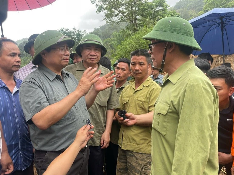 Thủ tướng Phạm Minh Chính chỉ đạo khắc phục hậu quả mưa lũ, lũ quét, sạt lở đất tại xã Xa Dung.