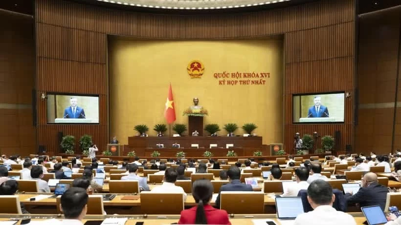 Quang cảnh phiên họp ở hội trường chiều 9/4.