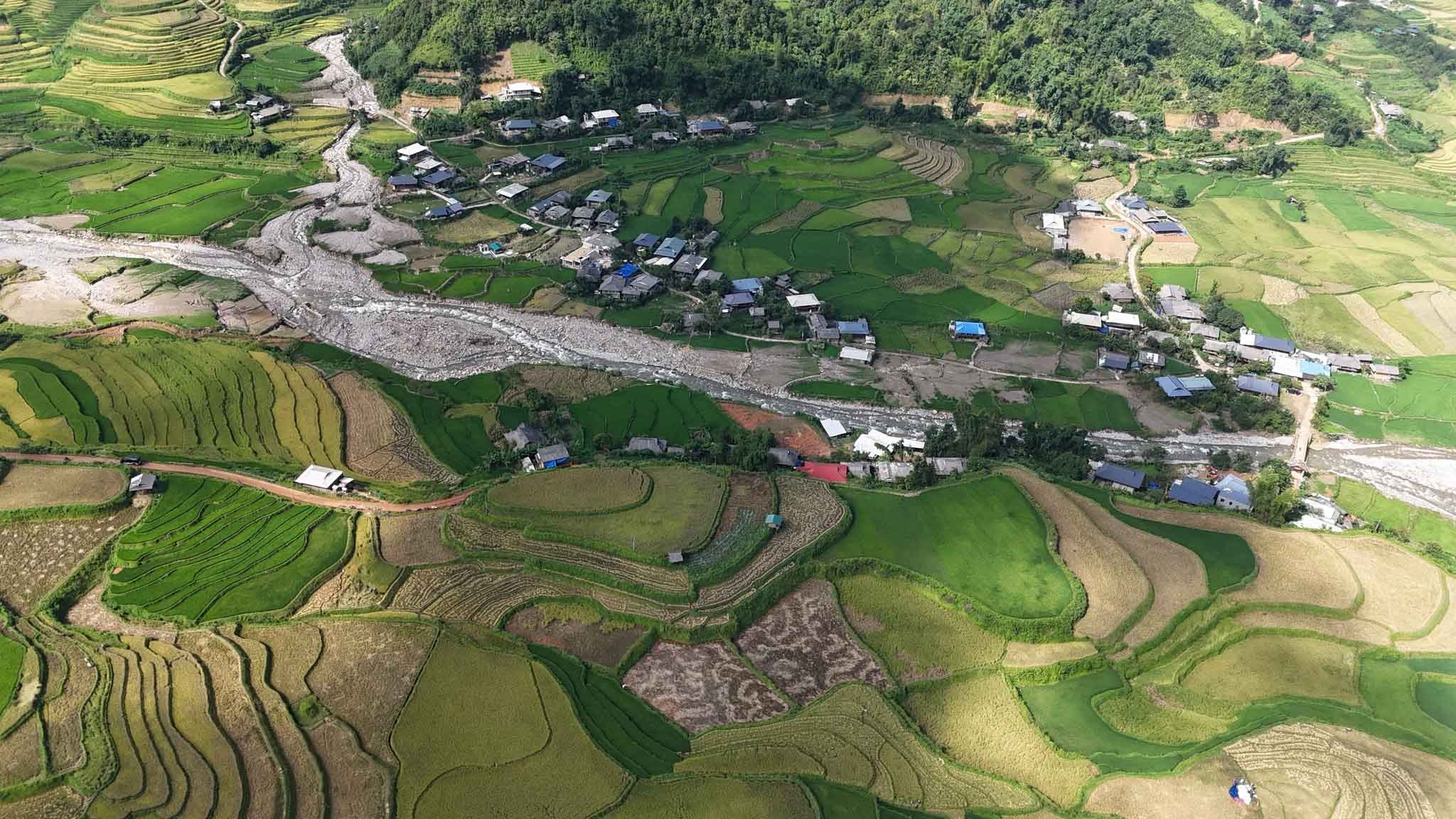 Để trải nghiệm bay dù lượn ngắm mùa vàng, du khách có thể đăng ký thông qua các câu lạc bộ dù lượn tại Hà Nội. Để trải nghiệm bay dù lượn ngắm mùa vàng, du khách có thể đăng ký thông qua các câu lạc bộ dù lượn tại Hà Nội.