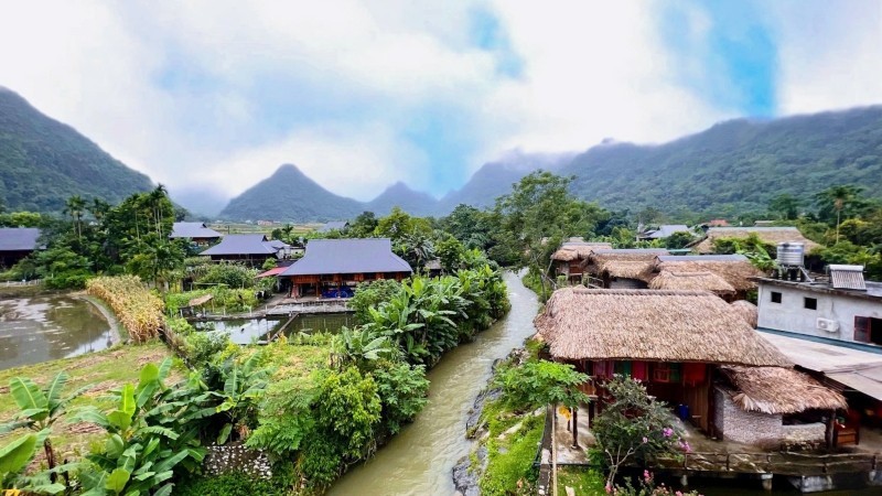 Một góc thung lũng Lâm Thượng bên dòng Khuổi Nọi. Một góc thung lũng Lâm Thượng bên dòng Khuổi Nọi.