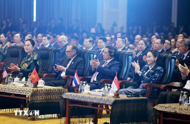 Thủ tướng Phạm Minh Chính và các Trưởng đoàn tham dự Phiên khai mạc Hội nghị cấp cao ASEAN lần thứ 44 tại Vientiane (Lào), ngày 9/10/2024. Thủ tướng Phạm Minh Chính và các Trưởng đoàn tham dự Phiên khai mạc Hội nghị cấp cao ASEAN lần thứ 44 tại Vientiane (Lào), ngày 9/10/2024.