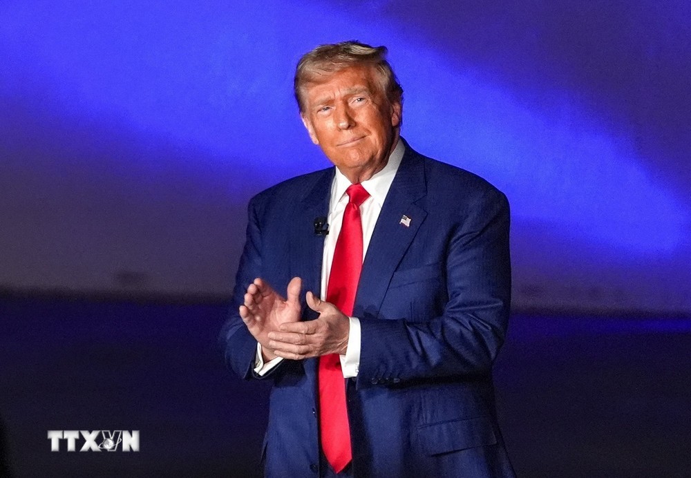 Cựu Tổng thống Mỹ Donald Trump phát biểu tại chiến dịch vận động tranh cử ở Harrisburg, Pennsylvania. Cựu Tổng thống Mỹ Donald Trump phát biểu tại chiến dịch vận động tranh cử ở Harrisburg, Pennsylvania.