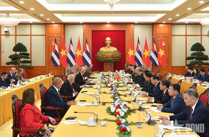 Quang cảnh hội đàm. Quang cảnh hội đàm.
