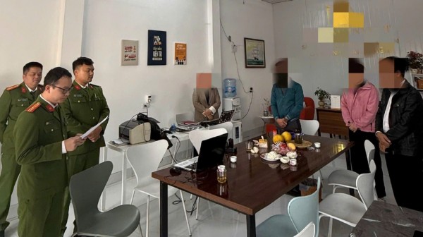 Các đối tượng bị khởi tố trong đường dây làm giả giấy tờ của cơ quan, tổ chức để trục lợi tại dự án nhà ở xã hội Thái Nguyên.