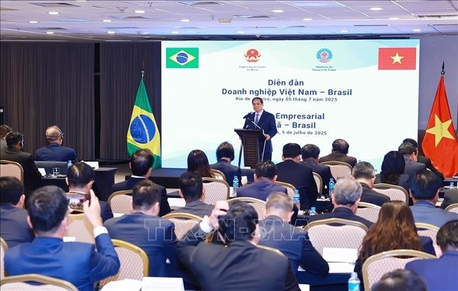 Thủ tướng Phạm Minh Chính phát biểu tại Diễn đàn doanh nghiệp Việt Nam-Brazil. Thủ tướng Phạm Minh Chính phát biểu tại Diễn đàn doanh nghiệp Việt Nam-Brazil.