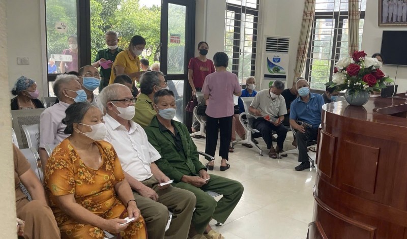 Người dân đến đăng ký khám chữa bệnh tại Trung tâm Y tế khu vực Trấn Yên, tỉnh Lào Cai.