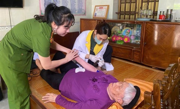 Nhiều thân nhân của các liệt sĩ hiện tuổi đã cao nên công tác thu nhận mẫu ADN cần phải được tiến hành nhanh trên cả nước. Nhiều thân nhân của các liệt sĩ hiện tuổi đã cao nên công tác thu nhận mẫu ADN cần phải được tiến hành nhanh trên cả nước.