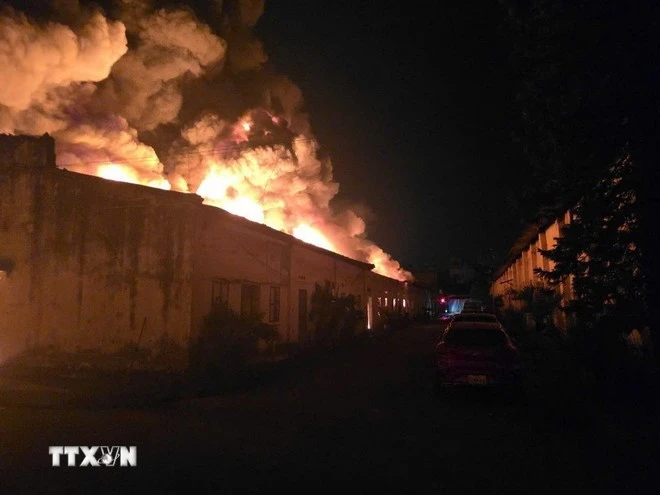 Vụ cháy tại nhà kho, xưởng thuộc Công ty cổ phần xuất nhập khẩu rau quả I, địa chỉ số 389 Trương Định, phường Tương Mai, thành phố Hà Nội ngày 19/7.