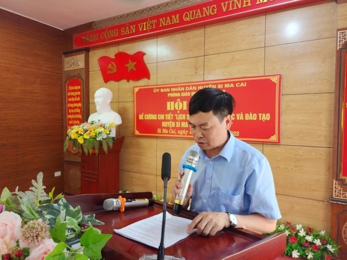 Thầy Phạm Văn Tiếp - Phó Trưởng phòng Giáo dục và Đào tạo huyện Si Ma Cai (tỉnh Lào Cai). Ảnh: NVCC.