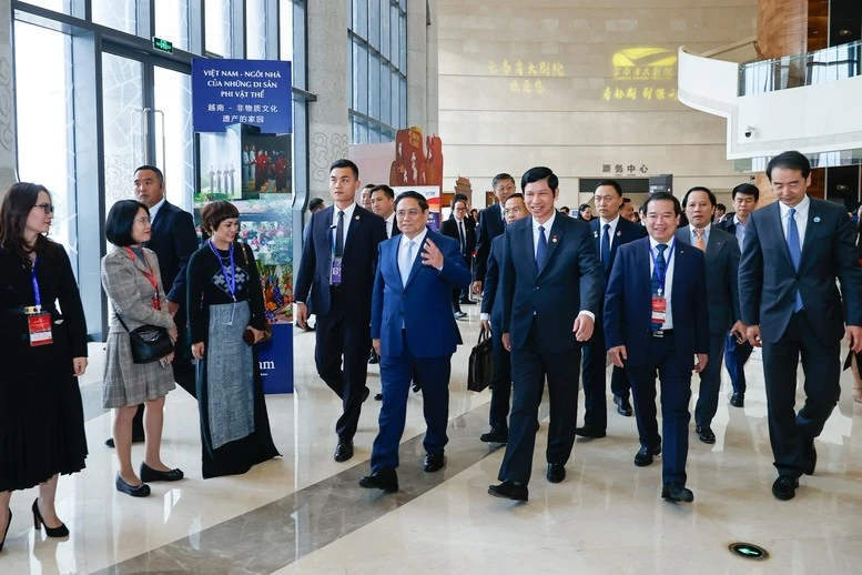 Thủ tướng Phạm Minh Chính dự lễ hội văn hoá và giới thiệu du lịch Việt Nam.