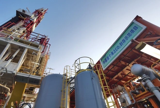 Hệ thống thu hồi và lưu trữ carbon trên giàn khoan dầu Enping 15-1 ở ngoài khơi cách Thâm Quyến (Trung Quốc) 200km về phía tây nam ngày 1/6/2023.