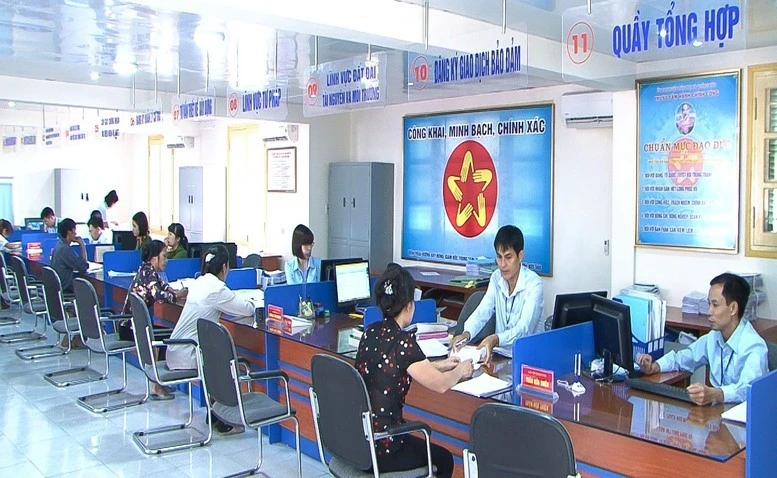 Với người dân, việc giảm thủ tục và giảm tiếp xúc trực tiếp với cơ quan hành chính sẽ góp phần giảm rủi ro nhũng nhiễu, đồng thời nâng cao chất lượng dịch vụ công.