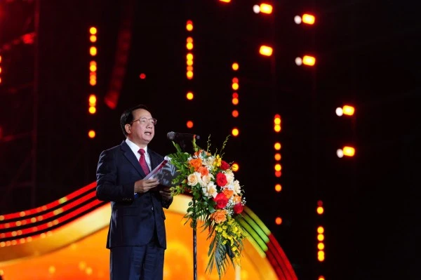 Trưởng Ban Tuyên giáo và Dân vận Trung ương Trịnh Văn Quyết phát biểu chỉ đạo tại buổi lễ.