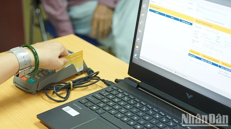 Chi trả lương hưu, trợ cấp bảo hiểm xã hội bằng tiền mặt cho người hưởng tại Hà Nội, tháng 1/2025.