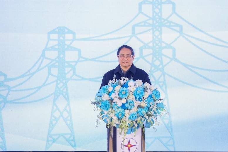 Thủ tướng yêu cầu thần tốc hoàn thành đường dây 500 kV Lào Cai - Vĩnh Yên trong 6 tháng, nhất định phải hoàn thành chậm nhất ngày 31/8/2025, góp phần thúc đẩy tăng trưởng, hoàn thành các mục tiêu, chỉ tiêu đã đề ra. Thủ tướng yêu cầu thần tốc hoàn thành đường dây 500 kV Lào Cai - Vĩnh Yên trong 6 tháng, nhất định phải hoàn thành chậm nhất ngày 31/8/2025, góp phần thúc đẩy tăng trưởng, hoàn thành các mục tiêu, chỉ tiêu đã đề ra.