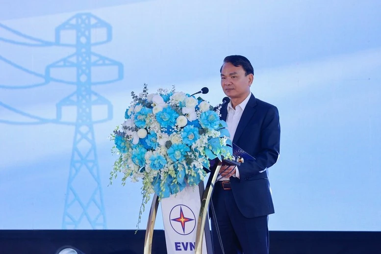 Bí thư Tỉnh ủy Vĩnh Phúc Đặng Xuân Phong phát biểu tại buổi lễ phát động phong trào thi đua xây dựng dự án đường dây tải điện 500 kV Lào Cai - Vĩnh Yên.