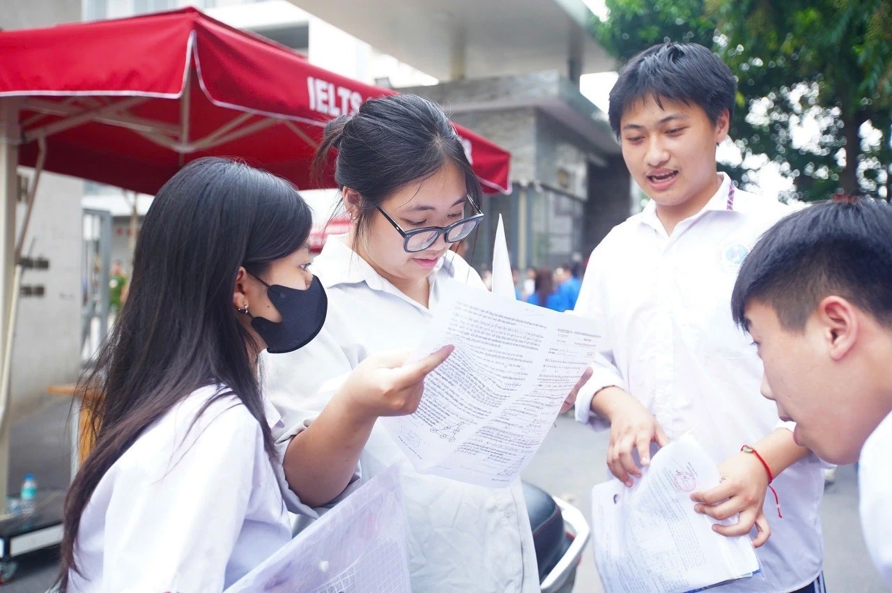 Bộ GD&amp;ĐT đã phân chia ngày nộp lệ phí theo từng địa phương để tránh quá tải lên hệ thống.