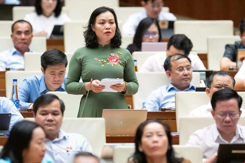 Đại biểu Huỳnh Thị Phúc. Đại biểu Huỳnh Thị Phúc.