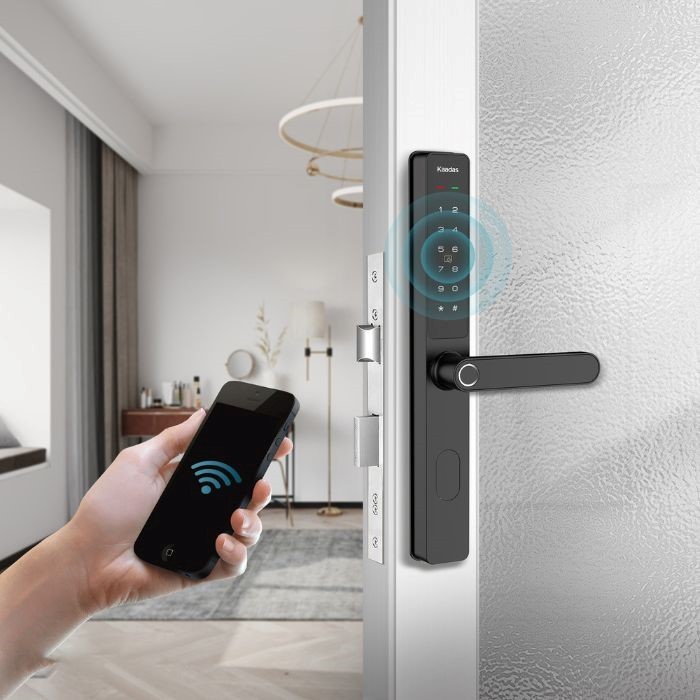 Khóa Kaadas có khả năng kết nối với điện thoại thông qua ứng dụng. 2-7579.jpg