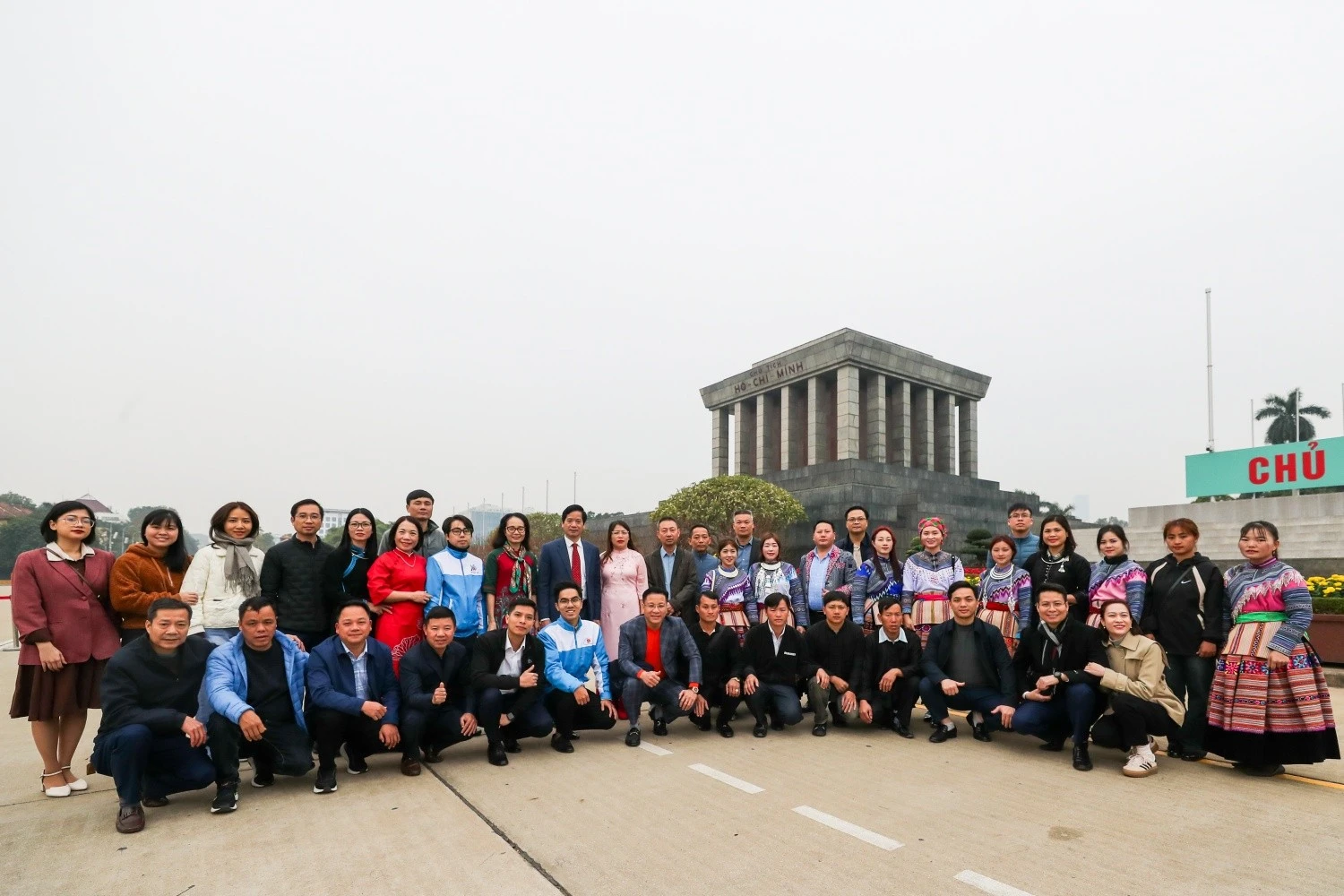 Chuyến viếng thăm không chỉ là dịp đoàn được kính dâng hương hoa để tưởng nhớ Người mà còn là dịp để người dân thôn Kho Vàng bày tỏ tấm lòng trân trọng, biết ơn sâu sắc đến Bác, đến Đảng và Nhà nước.