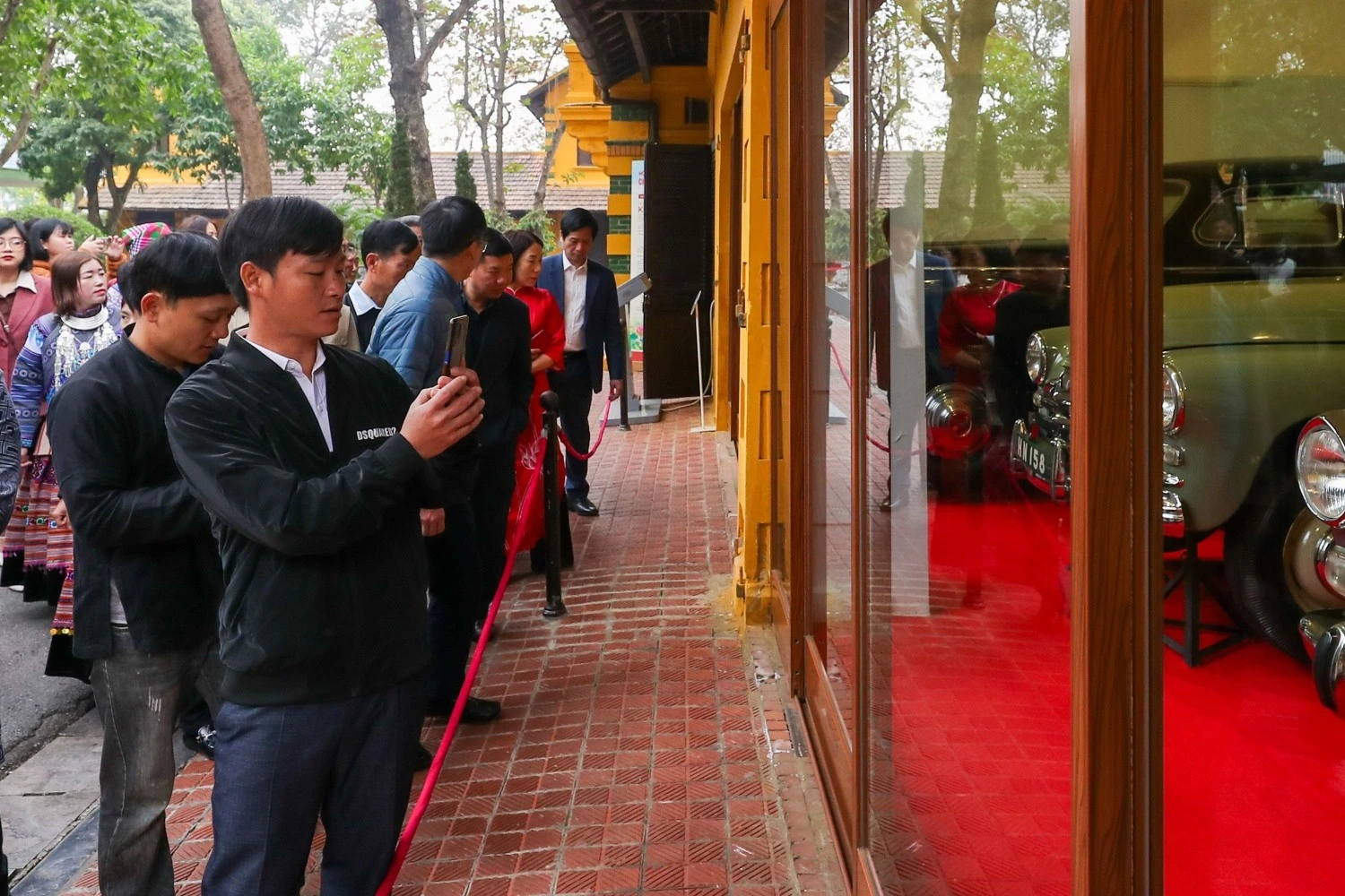 Lần thứ hai Trưởng thôn Ma Seo Chứ vào Lăng viếng Bác, cảm xúc của anh vẫn vẹn nguyên như lần đầu.