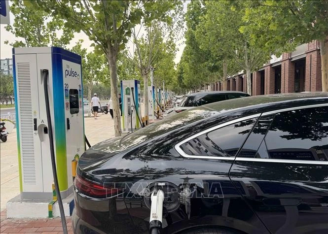 Thành phố Bắc Kinh yêu cầu, các bãi đỗ xe có trạm sạc điện phải được bố trí trên mặt đất, không được bố trí ở tầng hầm thứ tư trở xuống.