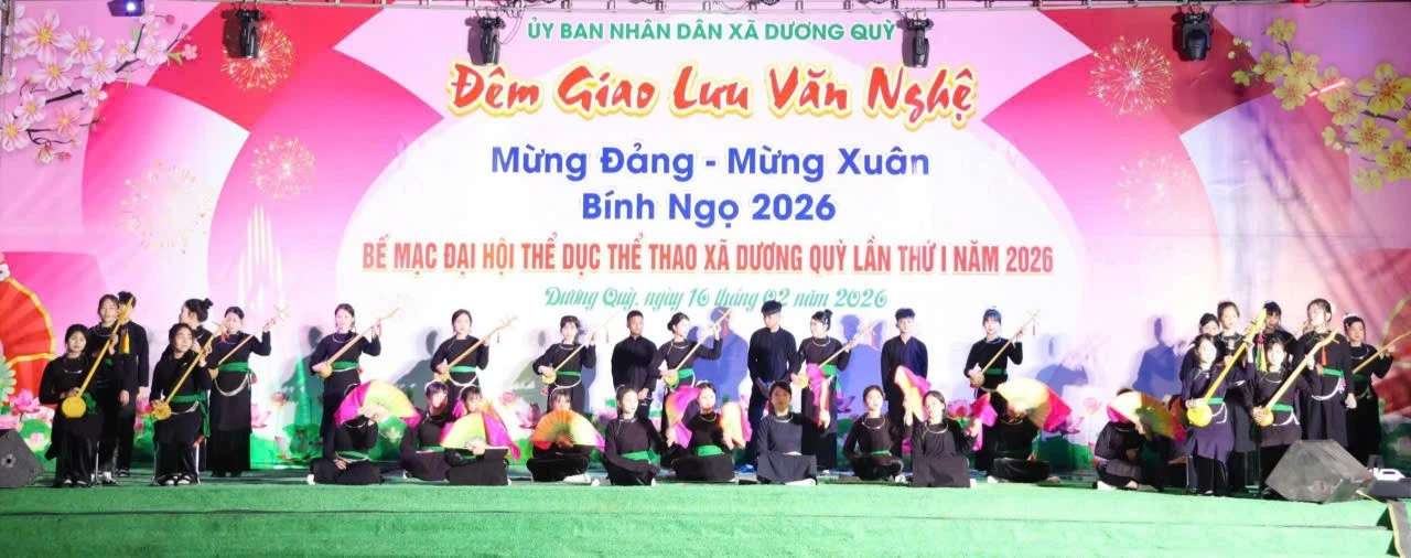 Một tiết mục văn nghệ tại đêm giao lưu.