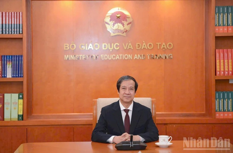Bộ trưởng Giáo dục và Đào tạo Nguyễn Kim Sơn.