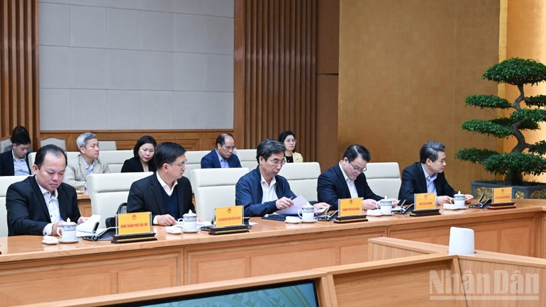 Các đại biểu tham dự phiên họp.