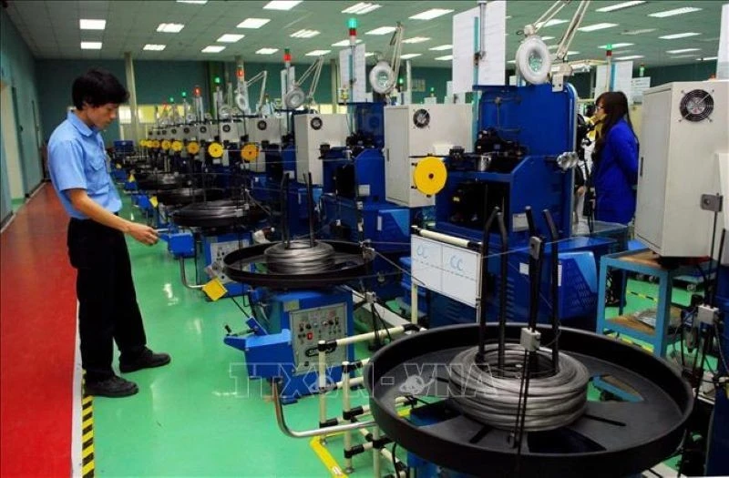 Một công ty hoạt động tại Khu Công nghiệp Phúc Điền (Hải Dương) chuyên sản xuất các loại lò so (cuốn, dập), linh kiện cơ khí... chất lượng cao, cung cấp cho các nhà máy với công suất 600 triệu linh kiện/năm.